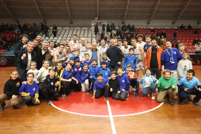 Basketbolda Kağıtspor yeniden 1. Lig'de