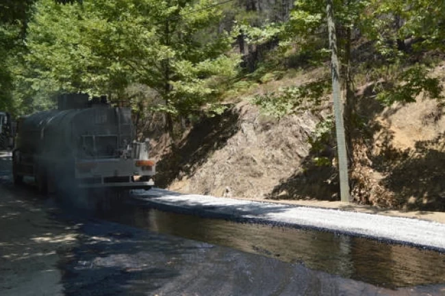 Antalya Çiçekoluk'ta 40 yıllık asfalt özlemi sona erdi