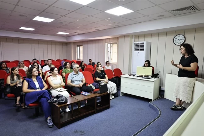 Denizli'de sosyal hizmet personeline hizmet içi eğitim