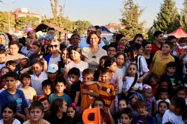 Eskişehir'de mahalle şenliği miniklere neşe getirdi