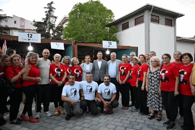 Edremit'te Kadın Emeği Çarşısı yoğun ilgi gördü