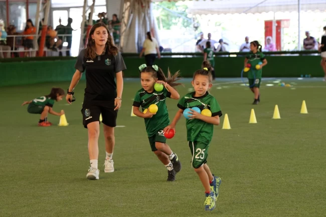 Kocaeli'de kadın futboluna anlamlı destek