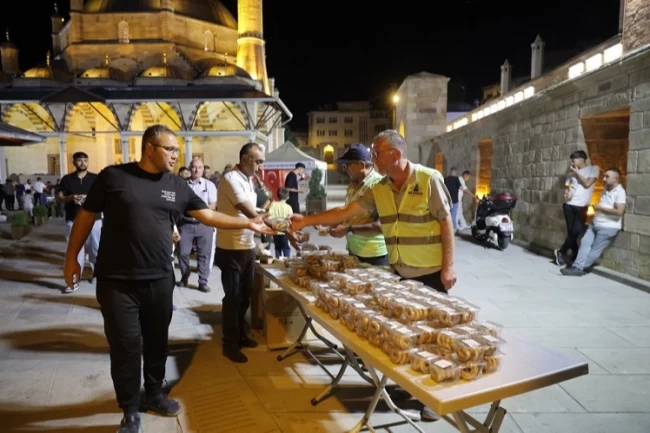 Nevşehir Belediyesi'nden kandile özel ikramlar