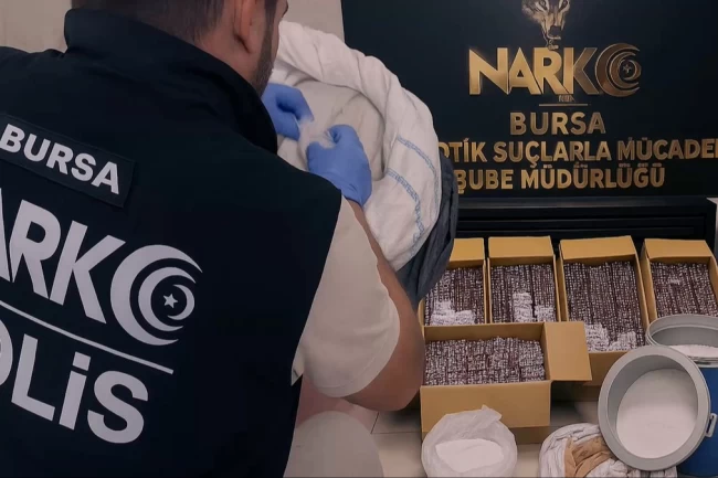 Bursa'da binlerce uyuşturucu hap ele geçirildi