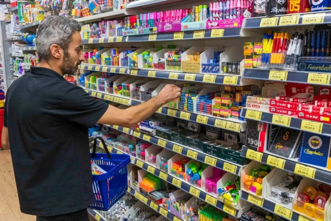 İzmir Büyükşehir'den öğrencilere 48 milyon TL'lik kırtasiye desteği