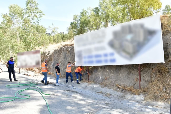 Çiğli'de kent estetiği ve güvenlik için izinsiz tabelalara müdahale