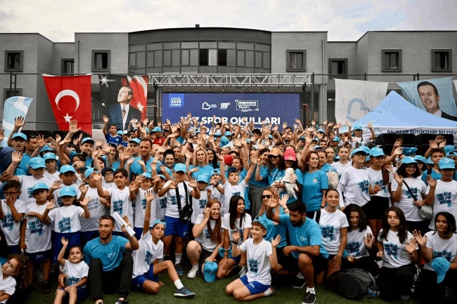 Belediyeden öğrencilere spor desteği
