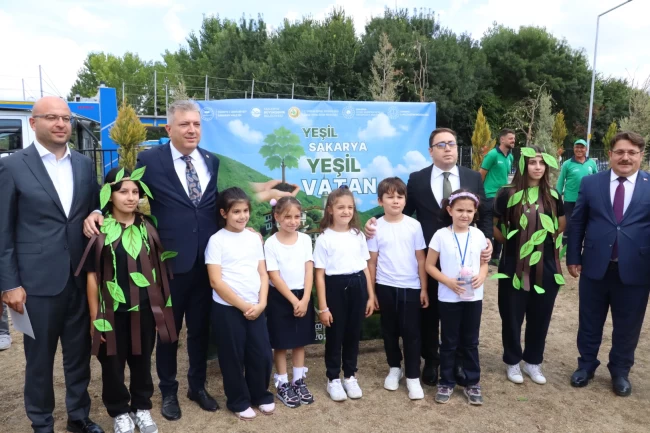 Sakarya'da yeni eğitim yılı fidanlarla başladı