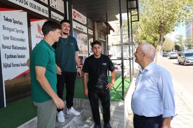 Gebze'de Başkan Büyükgöz'den Güzeller esnafına ziyaret