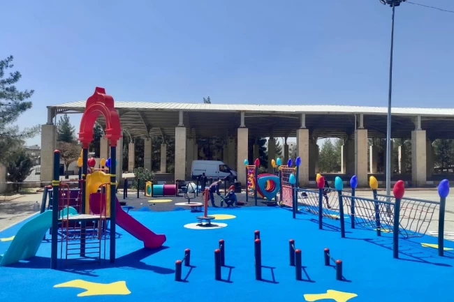 Mardin Midyat'ta yerel yönetimden mahallelere modern parklar