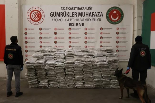 Kapıkule ve İpsala'da 525 kilogram uyuşturucu ele geçirildi
