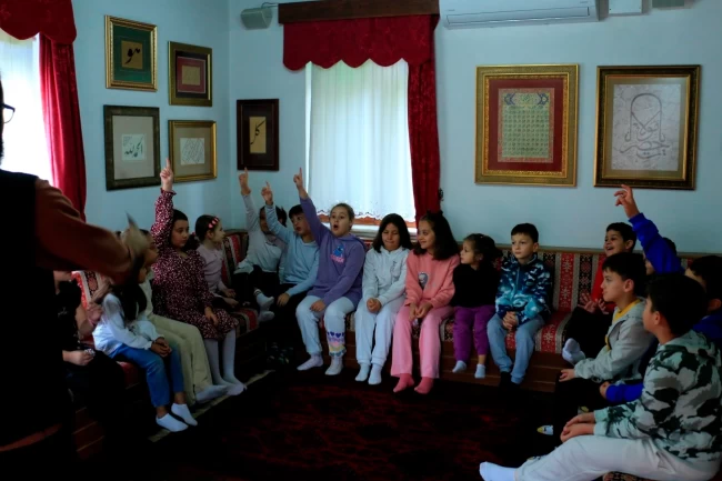 Kocaeli'de çocuklar Mesnevi hikâyelerini sahneledi