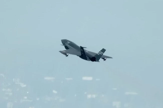 Bayraktar KIZILELMA'dan tarihi başarı... F-16'ya karşı simüle atışta tam isabet!