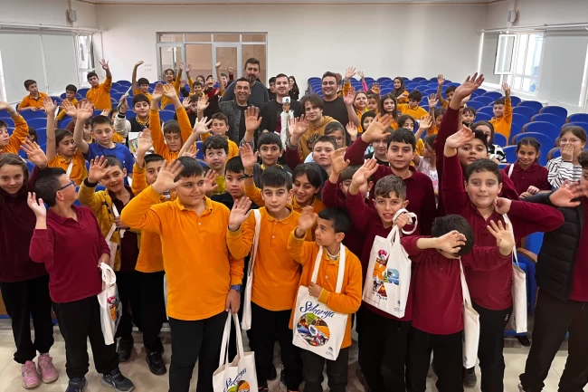 Sakarya'da çocuklar ‘Çok Bilmiş İbiş' ile eğlendi
