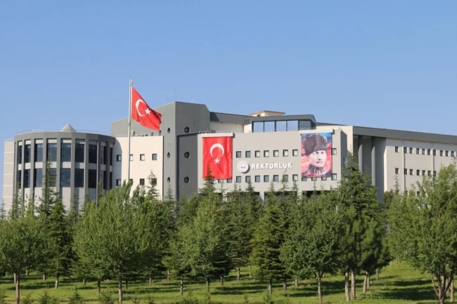 ERÜ öğrencileri ÜNİDES'e damga vurdu: 24 Projeye Destek!
