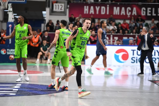 Tofaş evindeki yenilmezlik serisini Anadolu Efes'le sürdürdü