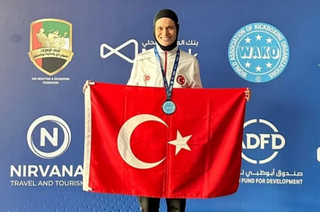 Sakaryalı kick boksçu Dünya 3'üncüsü oldu