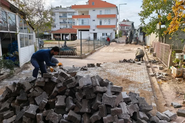 Edirne Süloğlu'nda kilit parke çalışmaları hızlandı