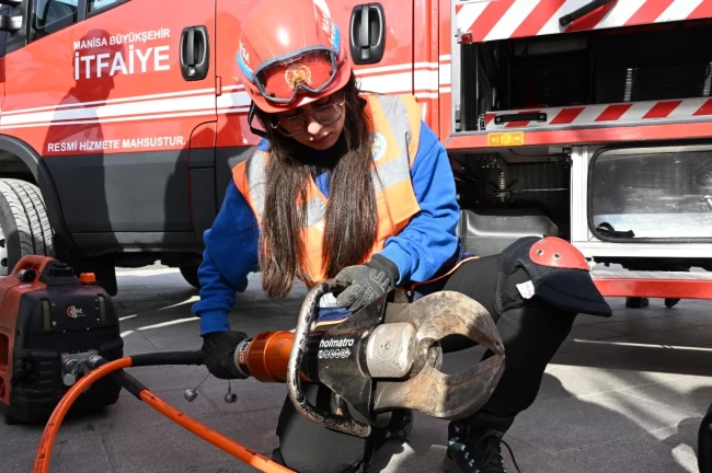 Manisa'da 'Mahalle Afet Gönülleri Projesi' başlatıldı