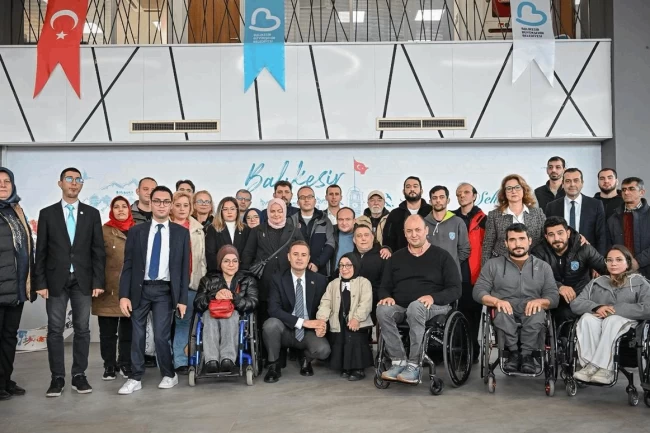 ''Balıkesir'de engelleri kaldırmak boynumun borcu''