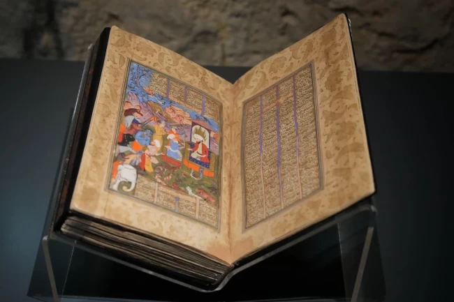 Dünyada bir ilk: 70 Cilt Mesnevî 'Mana ve Nakış' sergisinde