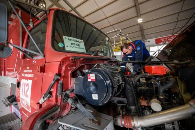 İzmir Büyükşehir'den itfaiye araçlarına güçlü lojistik destek
