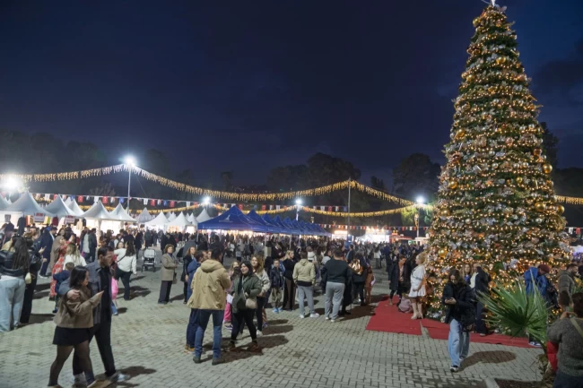 İzmir'de Yeni Yıl Festivali'ne ilgi yoğun