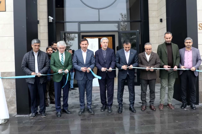 Konya'da "Mesneviden İnciler" hat sergisi açıldı