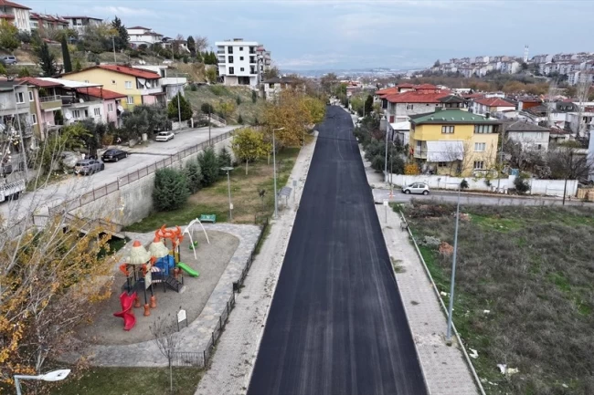 Denizli'de ulaşım ağı sıcak asfaltla yenileniyor