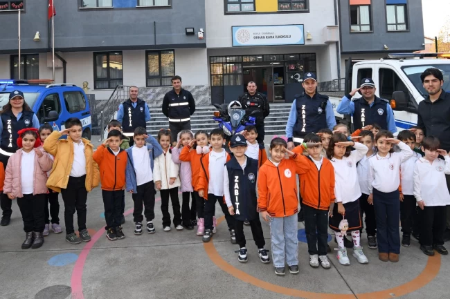 Bursa Osmangazi'de minikler zabıtanın görevlerini öğrendi