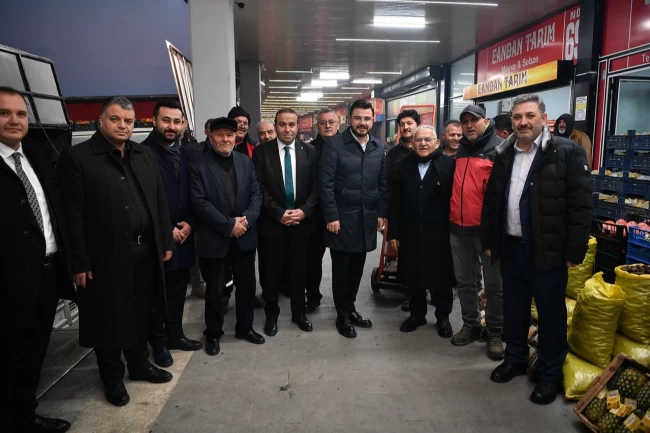 Memduh Büyükkılıç'tan Kayseri hal esnafına sabah ziyareti