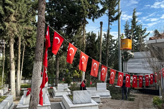 Kocaeli Gebze Şehitliği'nde kapsamlı bakım ve peyzaj çalışması