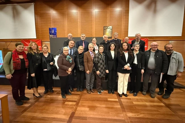 Bursa'da 'Köy Enstitüleri' paneli... Eğitimde fırsat eşitliği ve toplumsal dönüşüm konuşuldu