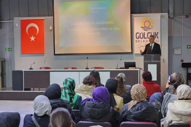 Gölcük'te sağlıklı yaşamın kapıları aralandı