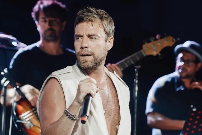 Murat Dalkılıç İstanbul'da rekora koştu! İki kıtada kapalı gişe