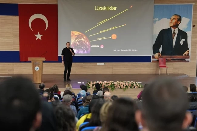 Denizli'de "Evrenin Doğumu ve Ölümü" konferansı