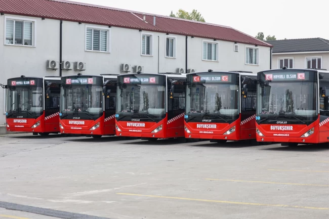 Sakarya Büyükşehir'in metrobüs filosuna 5 araç daha dahil oldu