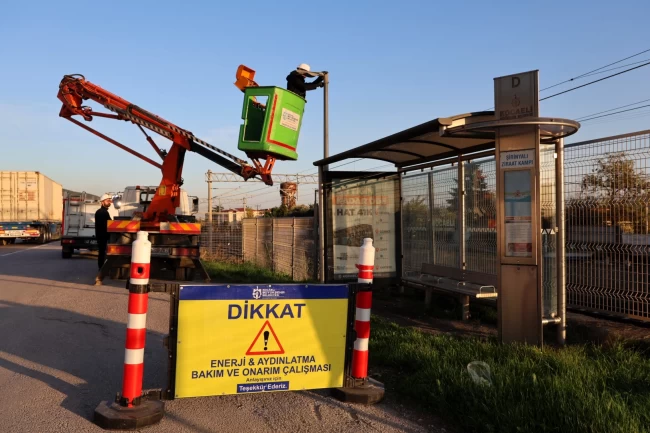 Kocaeli'de duraklara güneş enerjili aydınlatma çözümü