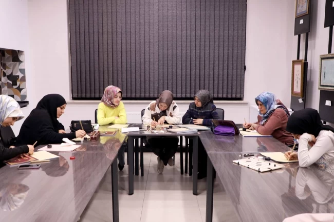 Konya Karatay'da Gençlik Merkezi 549 öğrenciye eğitim sunuyor