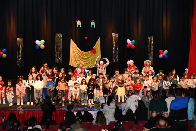 Balıkesir'de çocuk ve yetişkinlere tiyatro keyfi