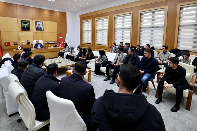 Sakarya'da Başkan Alemdar, gençlerle Sakarya'nın geleceğini konuştu