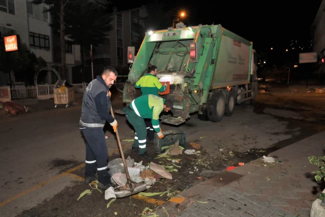 Keçiören'de pazar sonrası hijyen seferberliği