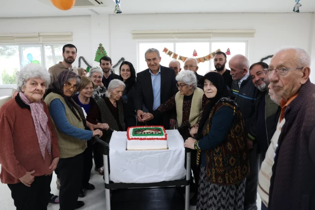 Nilüfer'de yaşlılar yeni yılı coşkuyla karşıladı