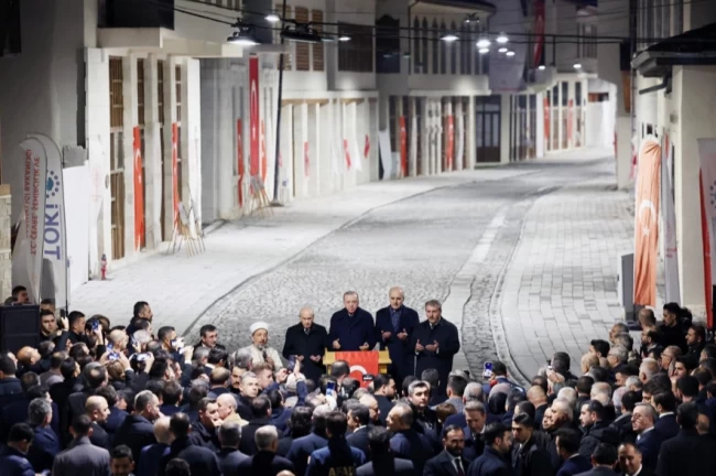 Hatay Kurtuluş Caddesi yeniden ışıklandırıldı