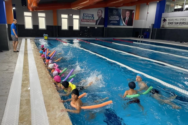Keşan'da 'Yüzme Bilmeyen Kalmasın' projesiyle binlerce kişiye ücretsiz eğitim