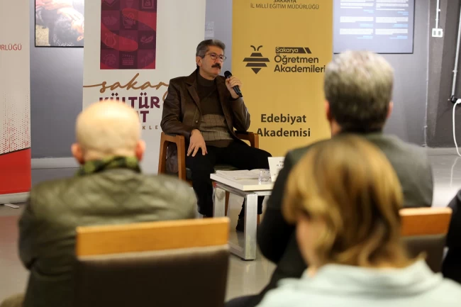 Sakarya'da "Hakkın Sesi, Hakikatin Yüzü Mehmed Âkif" söyleşisi