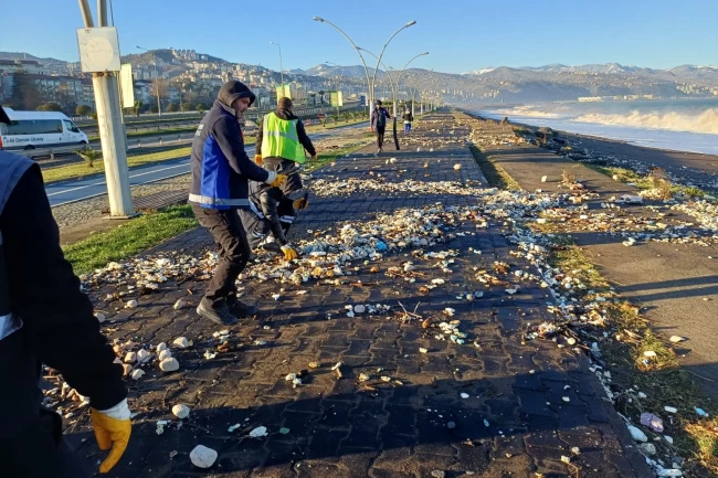 Trabzon Büyükşehir'den Ayasofya sahiline hızlı müdahale