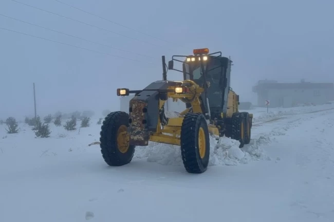 Şanlıurfa'da karla rekor mücadele