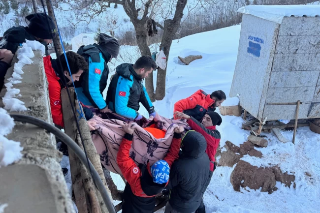 Şahbaz Derneği'nden zorlu kurtarma çalışmalarına hayati destek