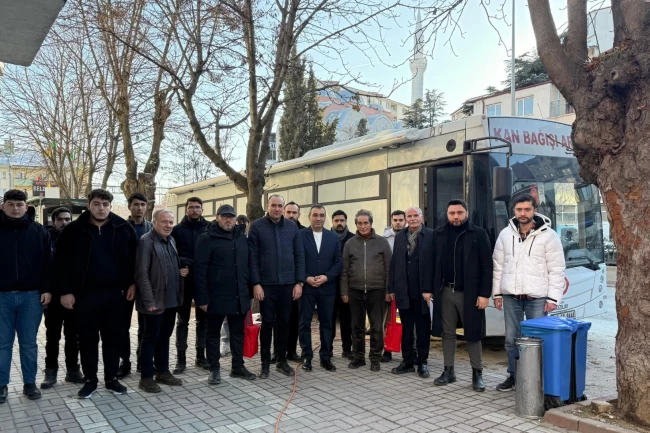 Bilecik'te MHP'lilerden Kızılay'a anlamlı bağış